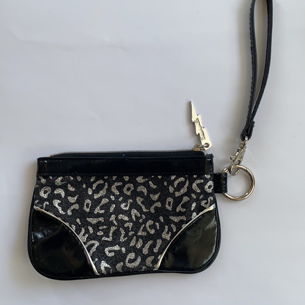 Betsey Johnson Betseyville Silver Glitter Pattern Zip Wristlet - Picture 2 of 6